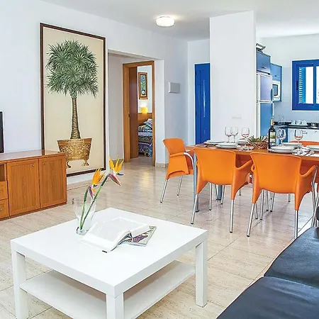 Playa Blanca Sleeps 6 Air Con Wifi Villa